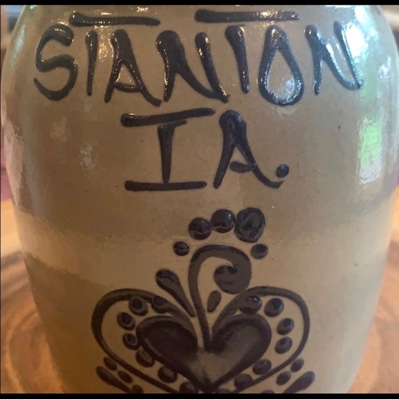 Ceramic Vase - Picture 2 of 5